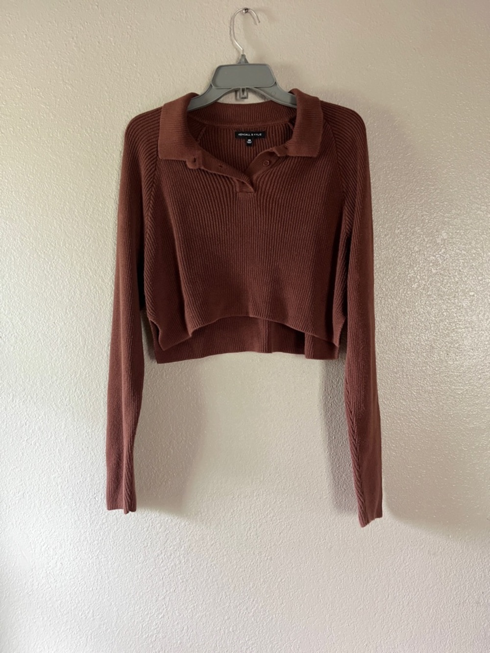 Kendall & Kylie Brown Ribbed Polo Crop Sweater - Picture 1 of 6